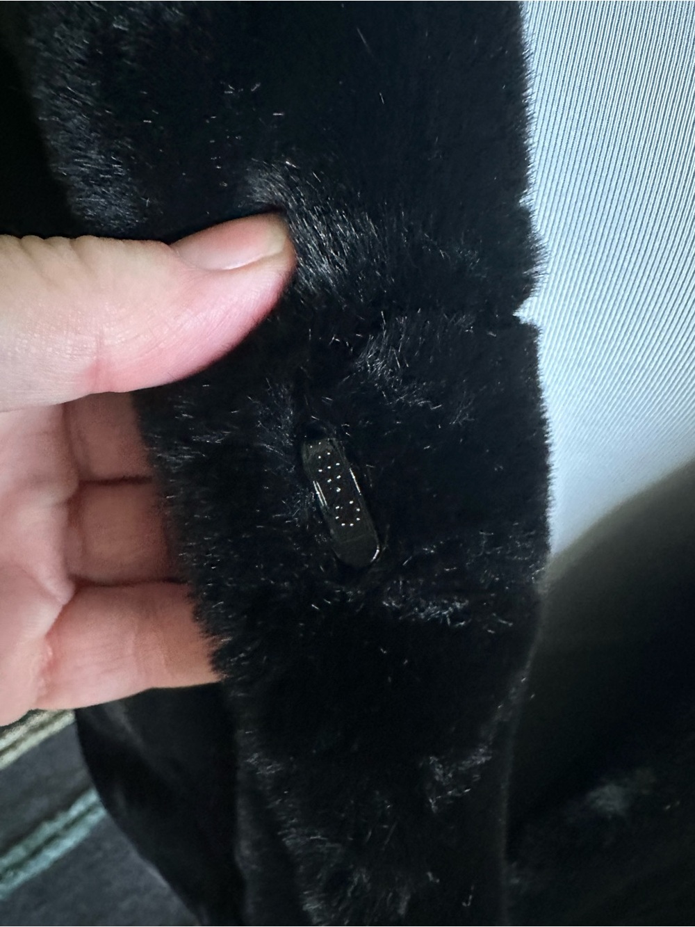 Calvin Klein Faux Fur XL Cropped Jacket - Picture 7 of 10